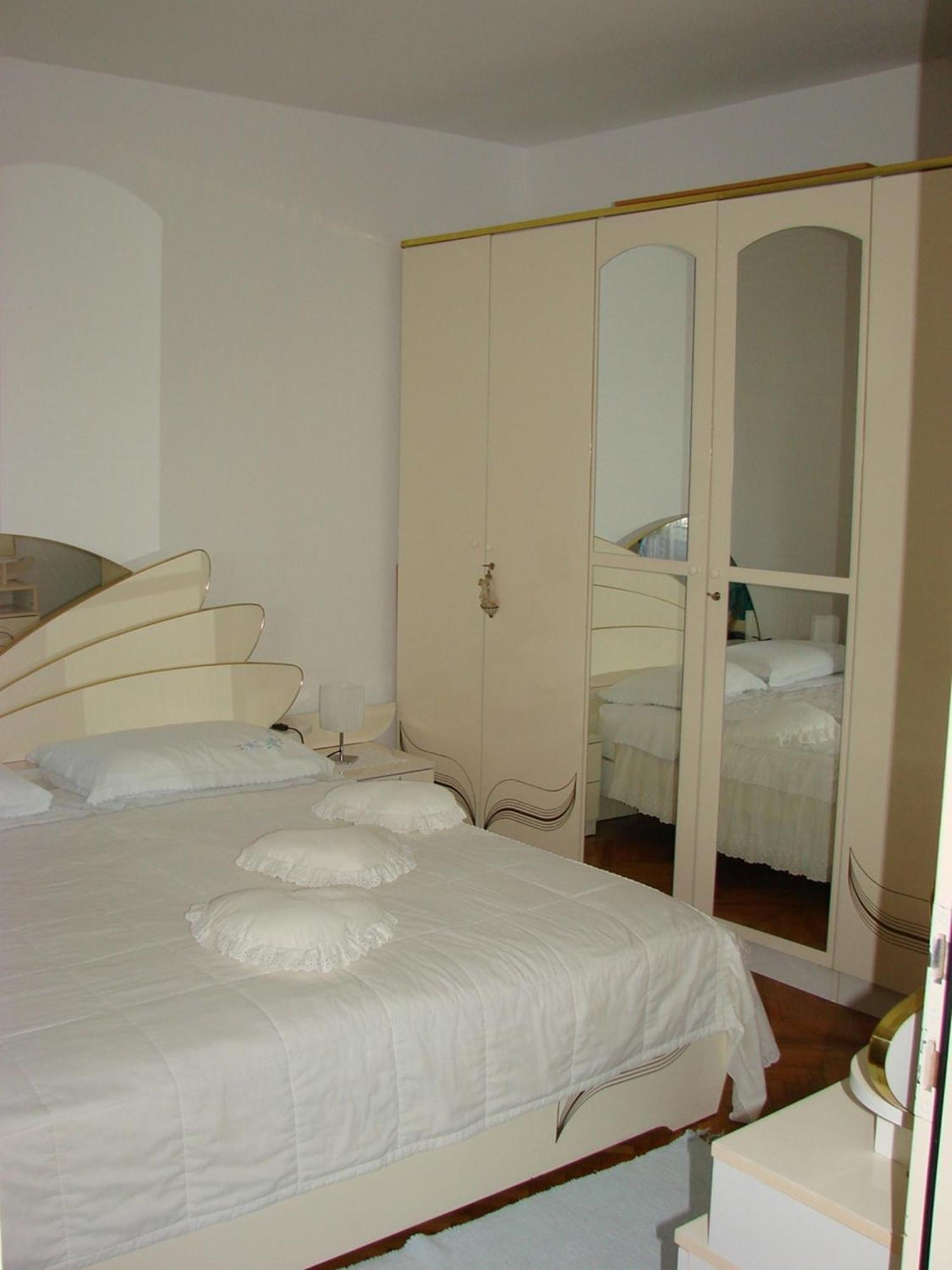 Apartment Milena Pula Cameră foto